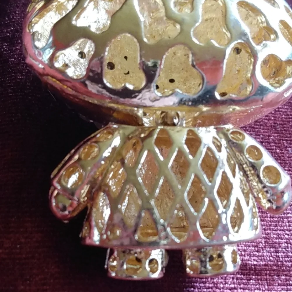 Sparkling Cat Keychain with Gold and Silver Accents